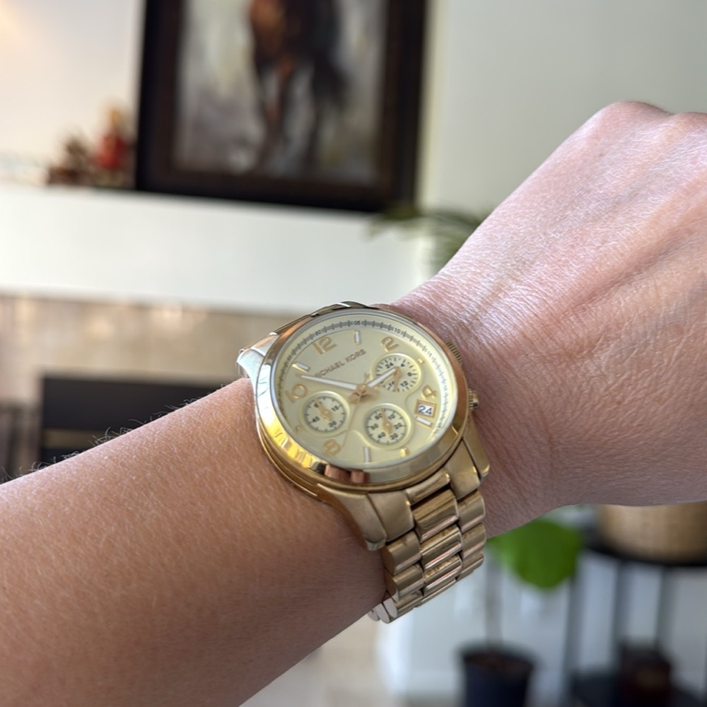 Michael Kors 2 Watches - Picture 11 of 12